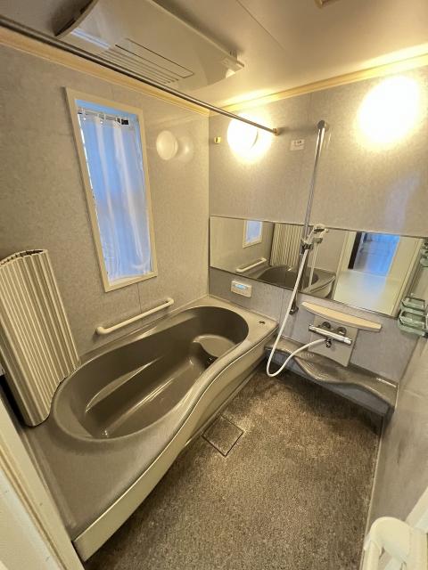 浴室  写真撮影日：2025-12-04