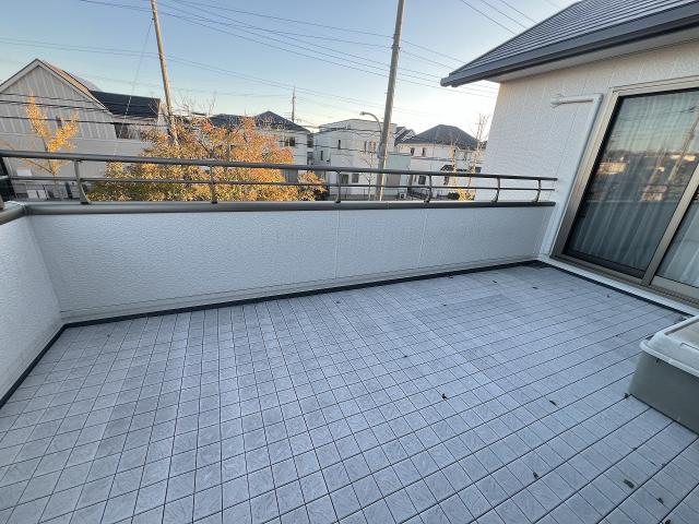 バルコニー  写真撮影日：2025-12-04