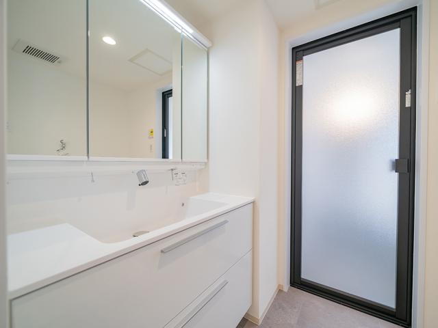 洗面台・洗面所  写真撮影日：2025-12-08