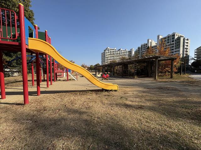 向洋町中3丁目公園 80m 写真撮影日：2025-12-07