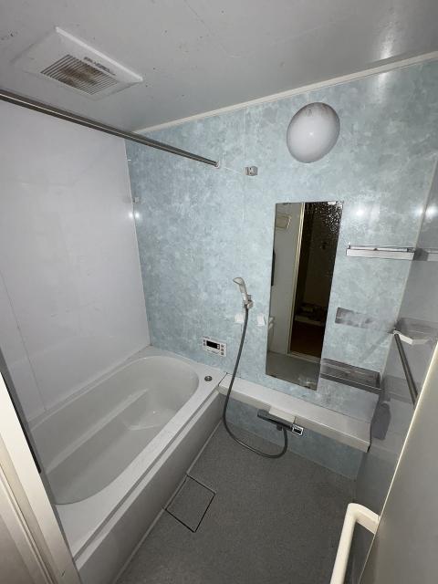 浴室  写真撮影日：2025-12-07