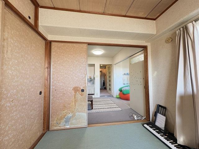 リビング以外の居室  写真撮影日：2025-12-11