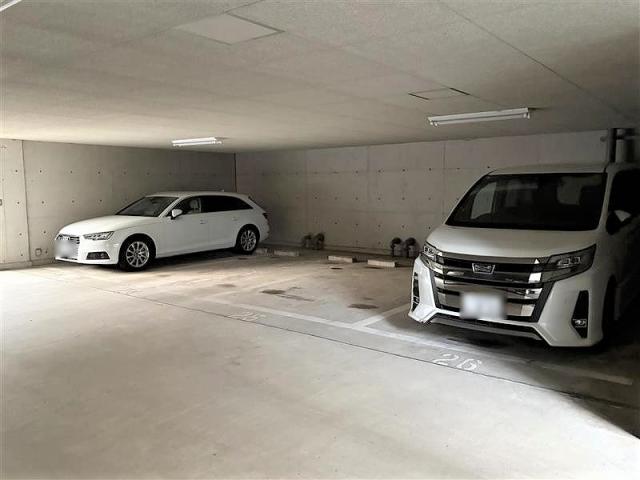 駐車場(共用設備)  写真撮影日：2025-12-25