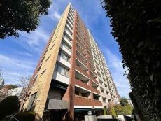 地下鉄西神山手線「県庁前」駅徒歩7分他、複数沿線利用可能。徒歩圏内に買物施設や学校がございます。