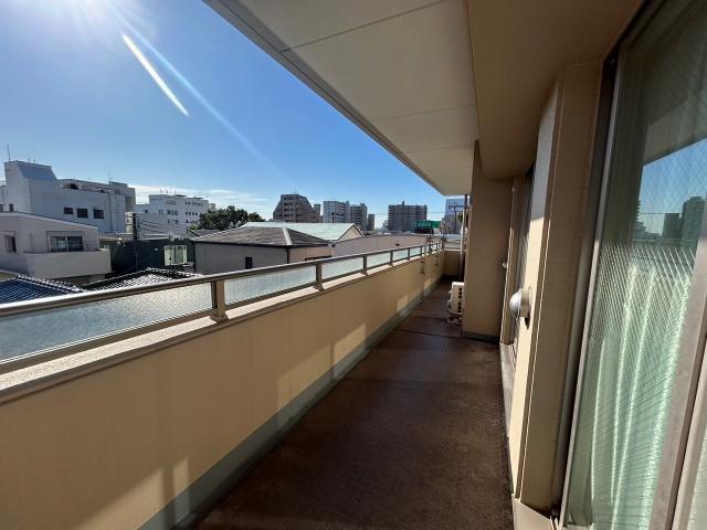 バルコニー  写真撮影日：2025-12-21