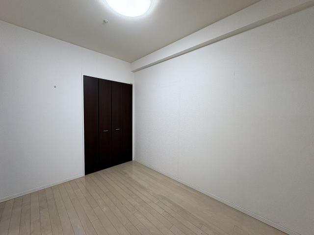 リビング以外の居室  写真撮影日：2025-12-21