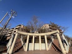 JR福知山線「西宮名塩」駅徒歩10分。徒歩圏内に商業施設や小・中学校が揃う、利便性が高い立地です。