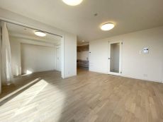 LDK約14.0帖＋洋室約4.4帖※備品等は価格に含まれません