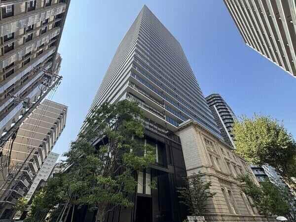 RC造地上33階建13階部分、制震構造タワーレジデンス。複数路線利用可能で通勤通学に便利な立地です。