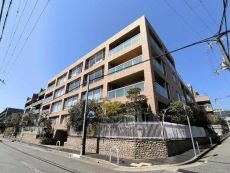 JR「芦屋」駅徒歩15分他複数沿線利用可能な立地。夙川グリーンプレイスへ約240m。住環境良好です。