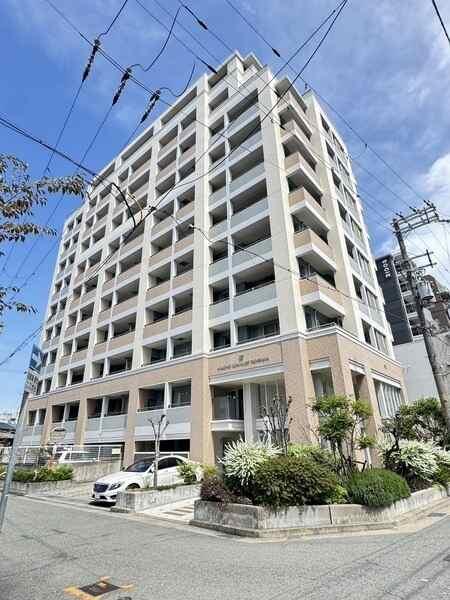 JR東海道本線「立花」駅徒歩1分。地上11階地下1階建の10階部分に位置しており、陽当り・眺望良好。