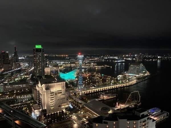 室内からも、神戸らしい煌びやかな夜の景色をお愉しみいただけます。花火も鑑賞可能です(天候による)。