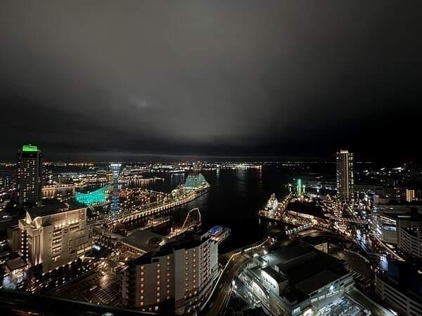 LDK・浴室・洋室がバルコニーに面しています。浴室からも夜景を望み、寛ぎのバスタイムを過ごせます。