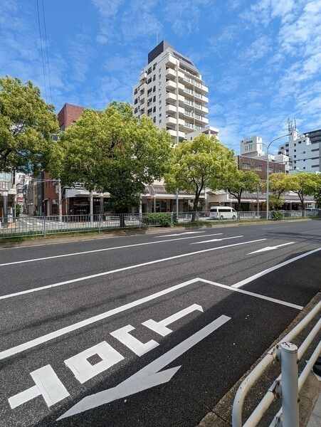 14階建ての8階部分に住戸が所在します。