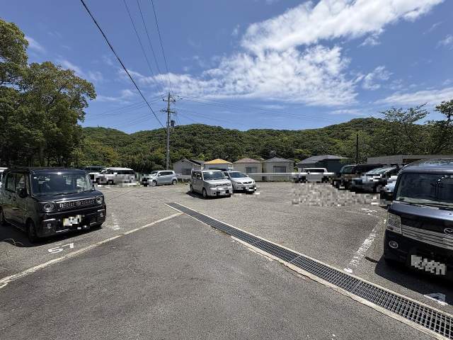 駐車場(共用設備)  写真撮影日：2026-05-10