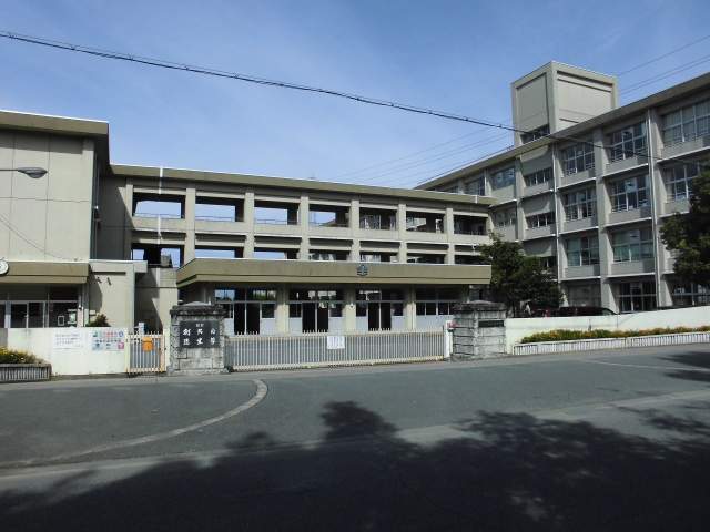 自由が丘中学校 2080m 写真撮影日：2026-07-09