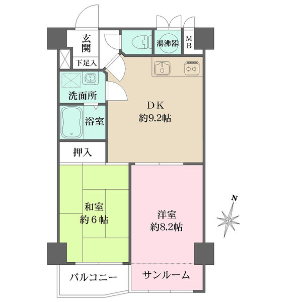 南東向きで明るい居住空間です。キッチンは空間を有効活用できる壁付け型。洋室約8.2帖にサンルーム有。