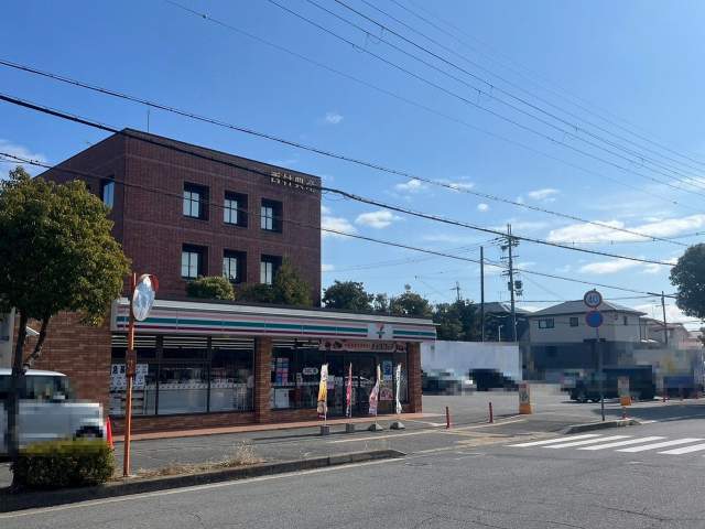 セブンイレブン三木青山店 550m 写真撮影日：2026-07-11