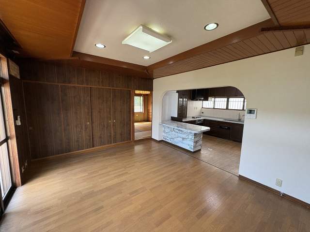 リビング  写真撮影日：2026-08-01