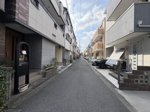 前面道路含む現地写真  写真撮影日：2026-09-24