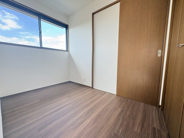 リビング以外の居室  写真撮影日：2026-10-01