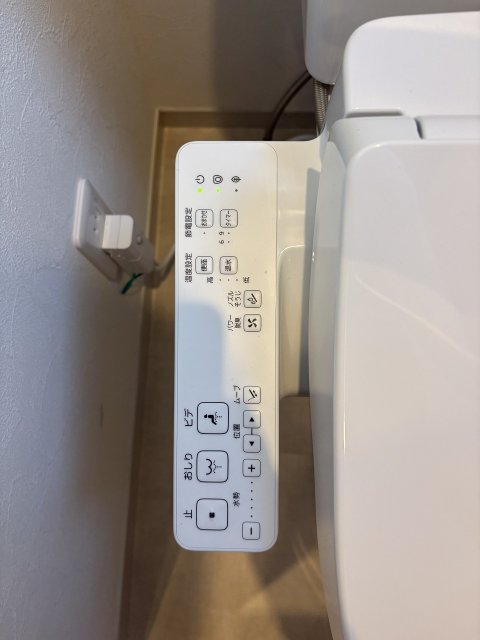 発電・温水設備 トイレ　パネル  写真撮影日：2026-10-01