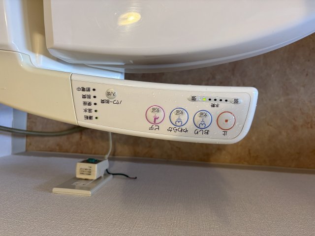 発電・温水設備 温水洗浄便座  写真撮影日：2026-10-09