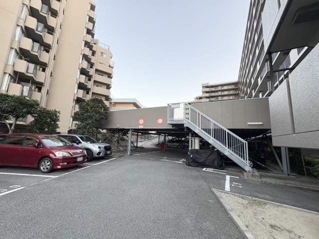 駐車場(共用設備)  写真撮影日：2026-10-17