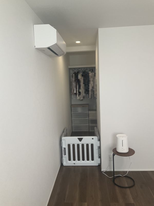 主寝室のウォークインクローゼット 写真撮影日：2/15/25, 12:00 AM