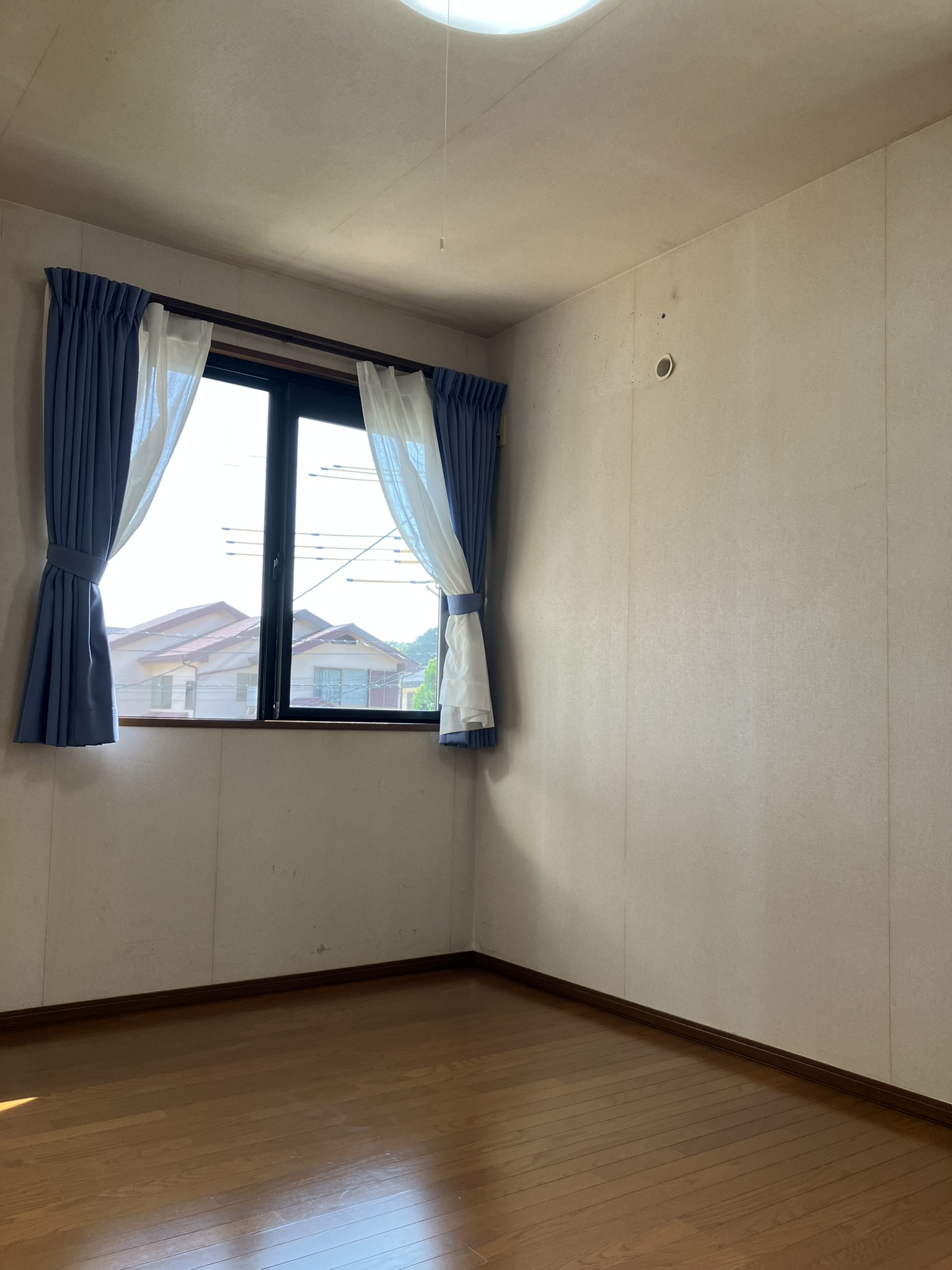 南西側洋室 写真撮影日：6/1/25, 12:00 AM