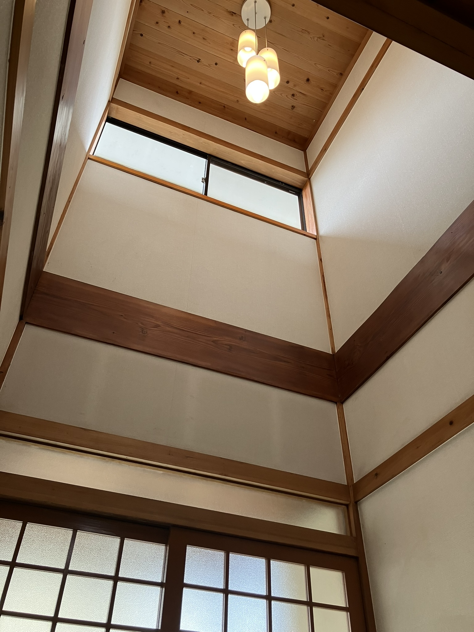 吹抜（1階玄関から）  写真撮影日：10/24/25, 12:00 AM