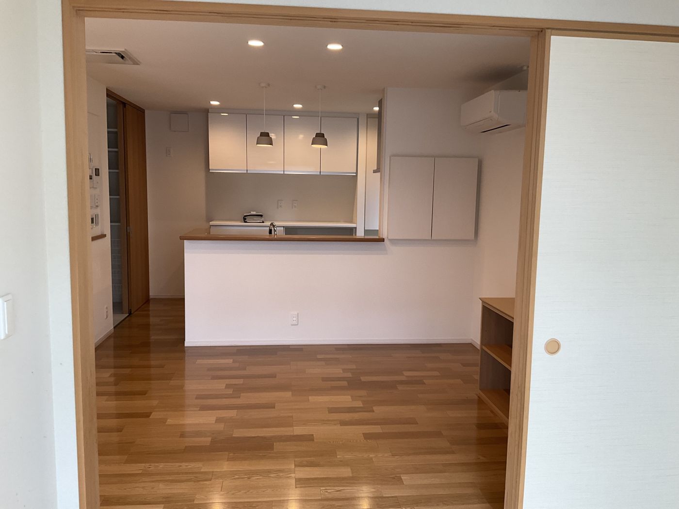 和室よりキッチン方面 写真撮影日：9/13/25, 12:00 AM