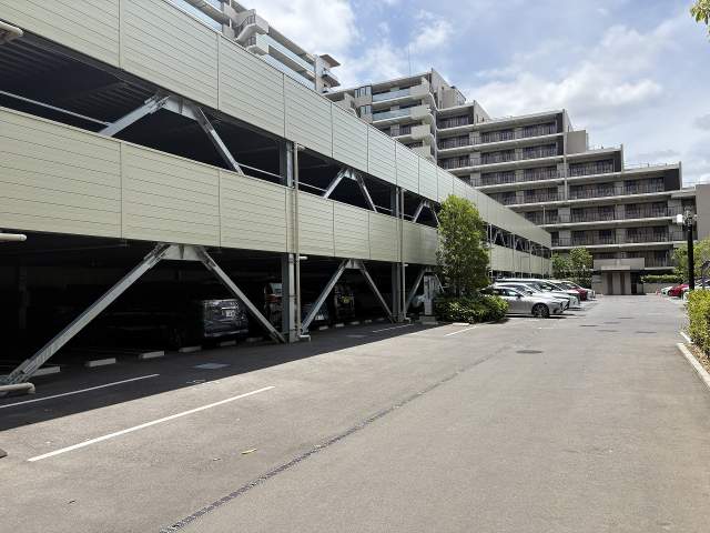 駐車場(共用設備)  写真撮影日：2026-06-14