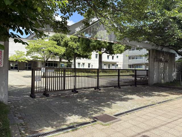 つくば市立吾妻中学校 1700m 写真撮影日：2026-06-14