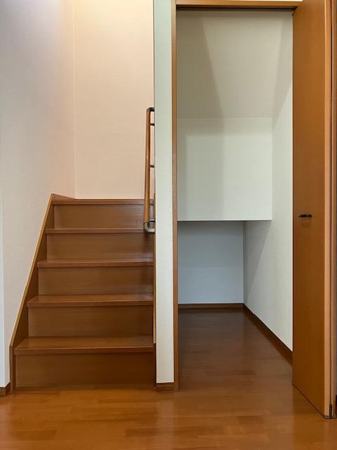 階段・物入