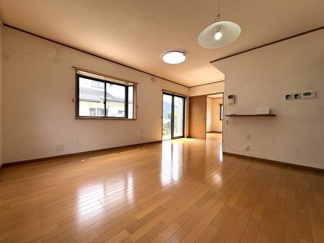リビング  写真撮影日：2026-08-28