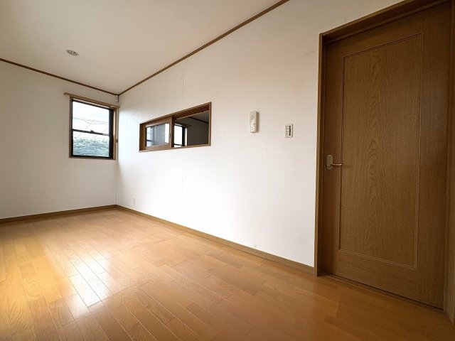 リビング以外の居室  写真撮影日：2026-08-28