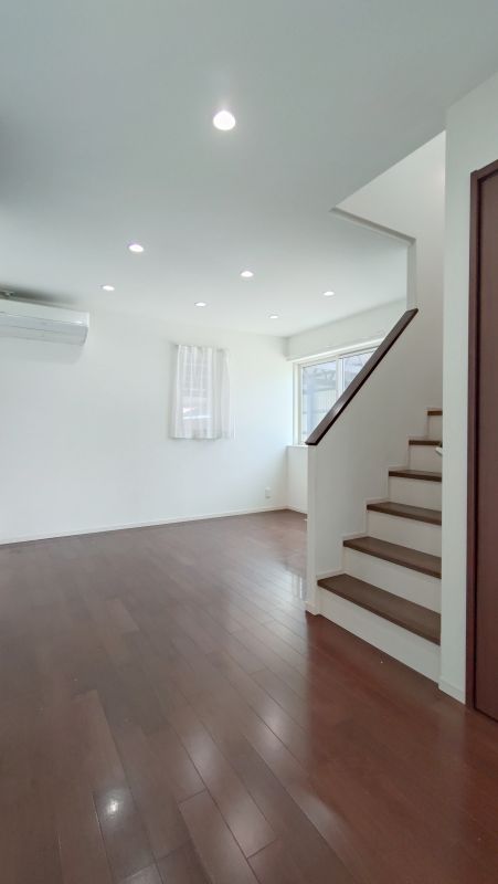 ２０２５年５月撮影　※写真内のカーテンは価格に含まれません。