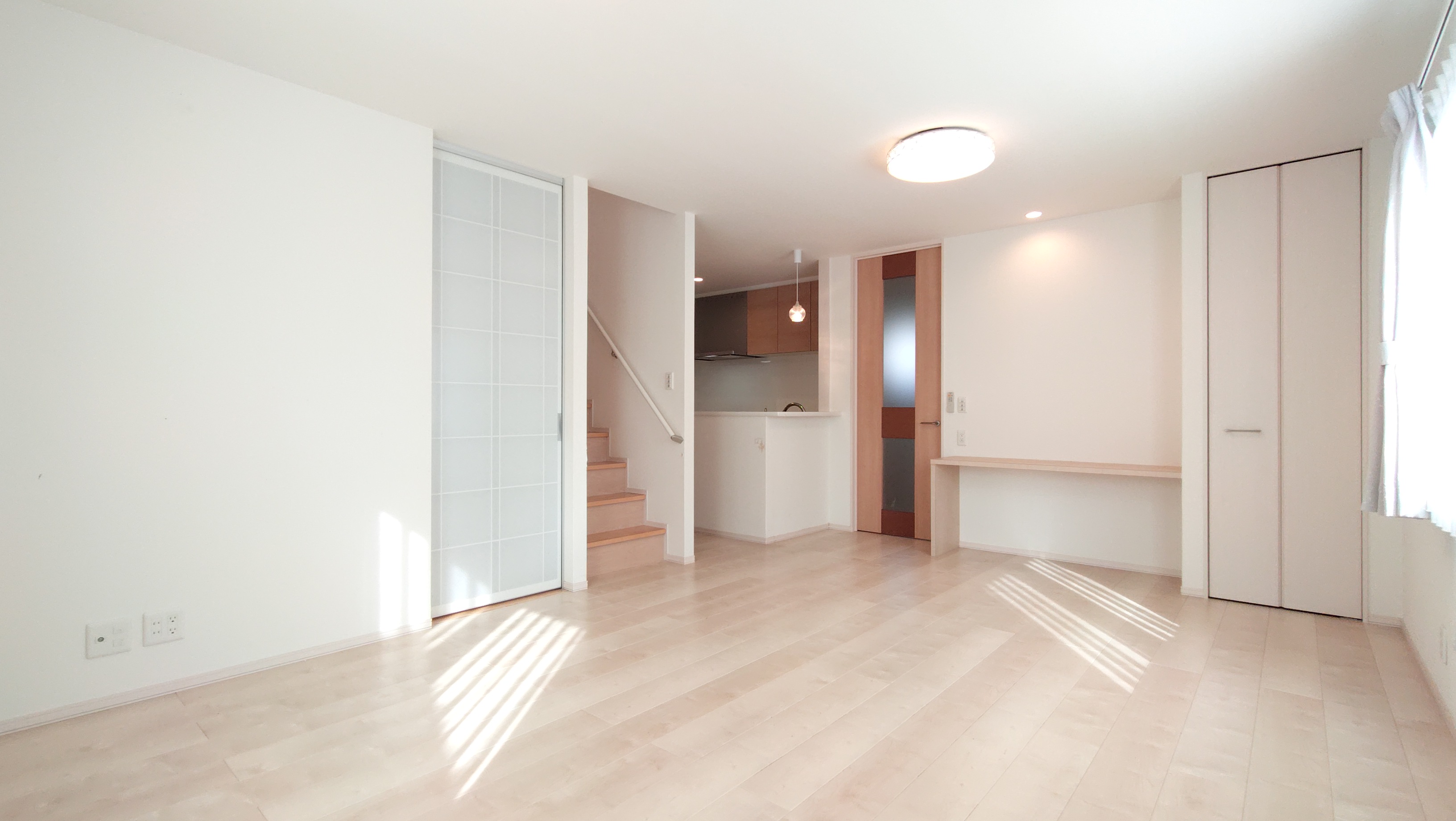 ２０２６年３月撮影　※写真中のカーテン、照明器具は価格に含みます。