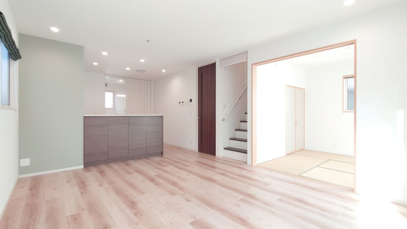 ２０２６年１月撮影　※写真中のカーテン（シェード）は価格に含みます。