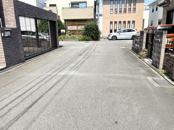 前面道路含む現地写真  写真撮影日：2024-08-05