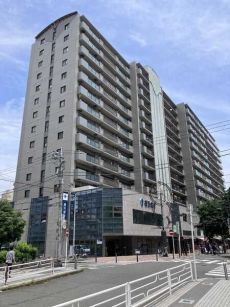 横浜市営地下鉄ブルーライン「阪東橋」駅まで徒歩4分、「吉野町」駅まで徒歩７分