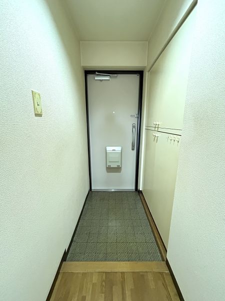 玄関  写真撮影日：2024-11-28