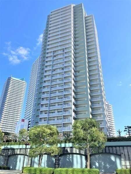 複数路線が乗り入れる「横浜」駅へ徒歩9分。大成建設施工、地上33階建のタワー型マンションです。