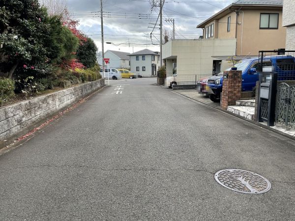 前面道路含む現地写真  写真撮影日：2024-12-12