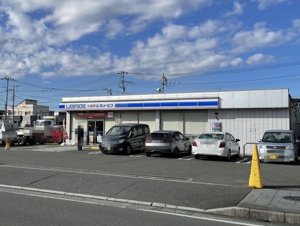 ローソンスリーエフ　相模原田名塩田店 580m 写真撮影日：2024-12-12 