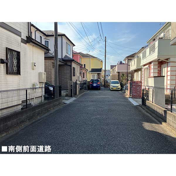 前面道路含む外観