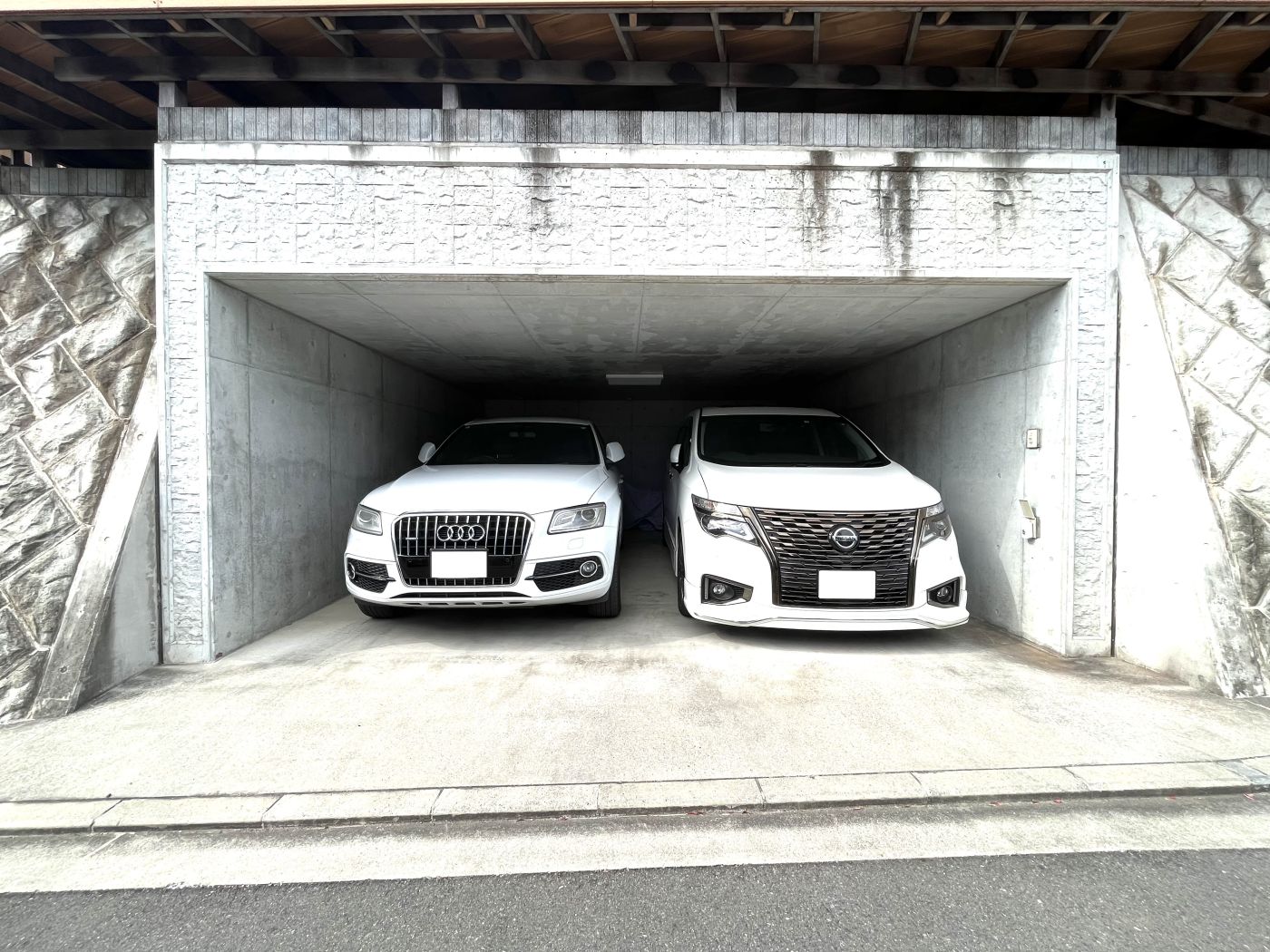 車庫　撮影年月：令和7年2月