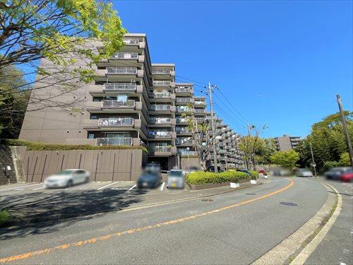 外観・前面道路