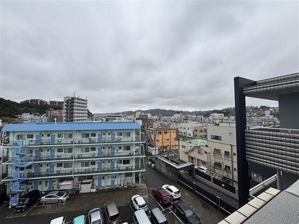 住戸からの眺望写真  写真撮影日：2025-04-03